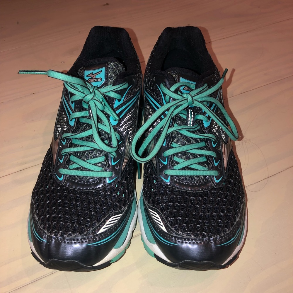 Running shoes